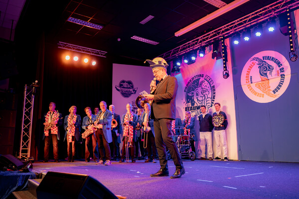 Pronkzitting 2026 "Ut is Blauw-Wit"