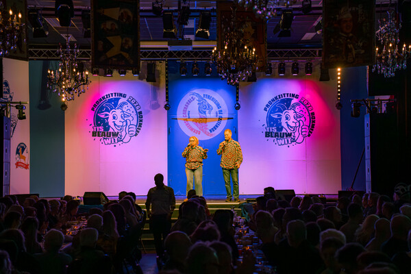 Pronkzitting 2026 "Ut is Blauw-Wit"