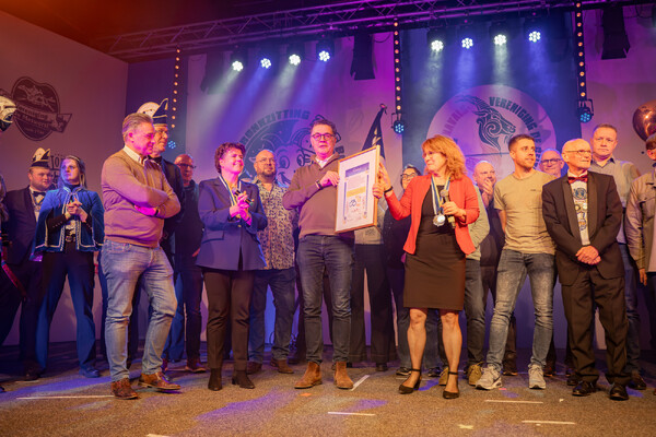 Pronkzitting 2026 "Ut is Blauw-Wit"