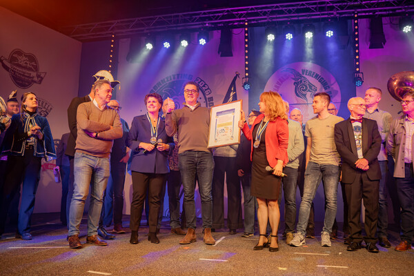 Pronkzitting 2026 "Ut is Blauw-Wit"