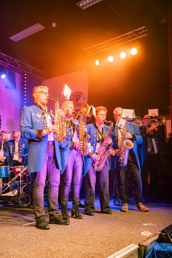 Pronkzitting 2026 "Ut is Blauw-Wit"