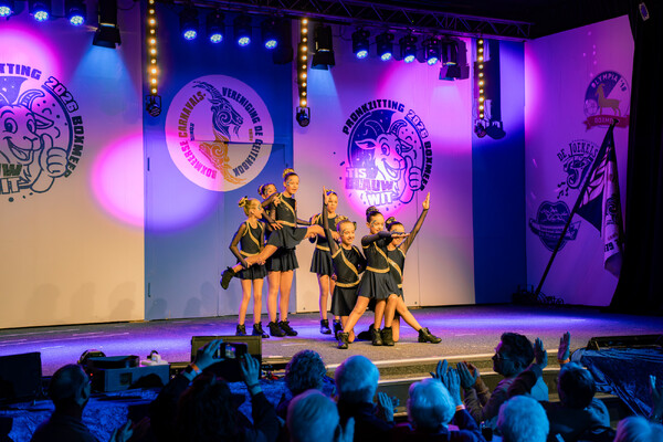Pronkzitting 2026 "Ut is Blauw-Wit"