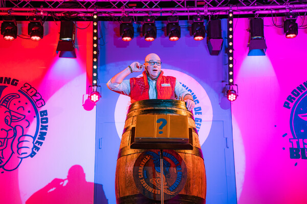 Pronkzitting 2026 "Ut is Blauw-Wit"